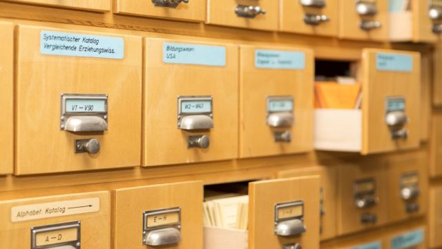 Katalogkasten in einer Bibliothek
Copyright: UHH RRZ/MCC/Mentz